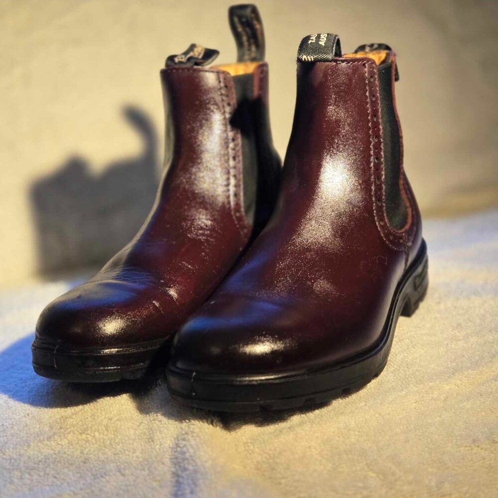Blundstones, Original #1352 Women's High Top Shiraz size 3 AU, size 6 / 36